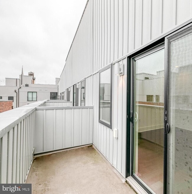 Building Photo - Northern Liberties Townhome with Parking