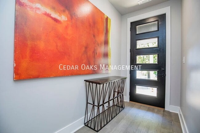 Building Photo - 118 E Mountain St