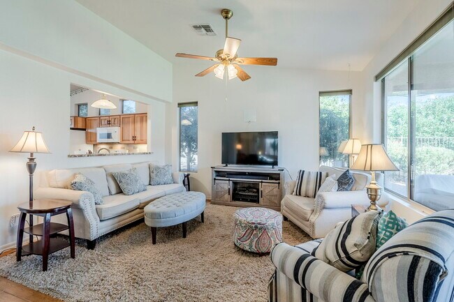Building Photo - 4269 E Cassia Ln