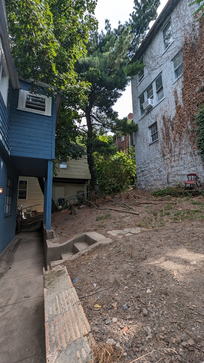 Building Photo - 443 Goethe St