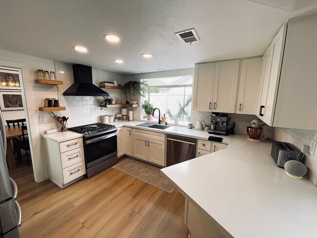 Building Photo - Upgraded Menifee Lakes Home for Lease!