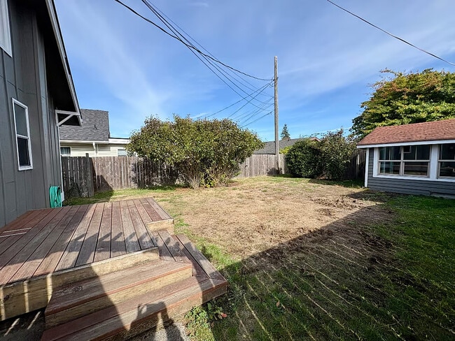 Building Photo - 4755 N Pearl St