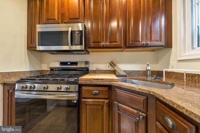 Building Photo - 3400 Gunston Rd