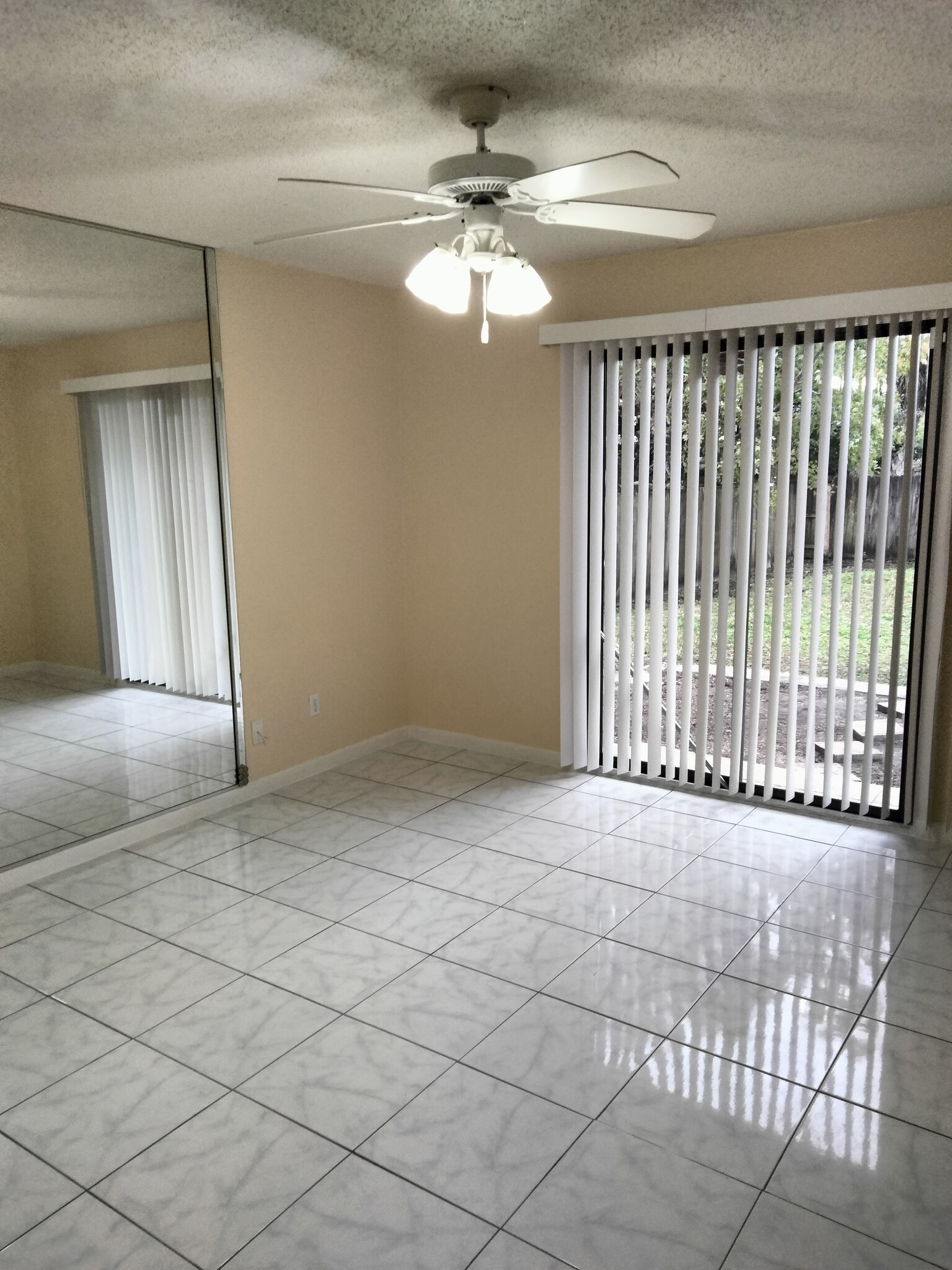 bedroom - 970 Jupiter Blvd NW