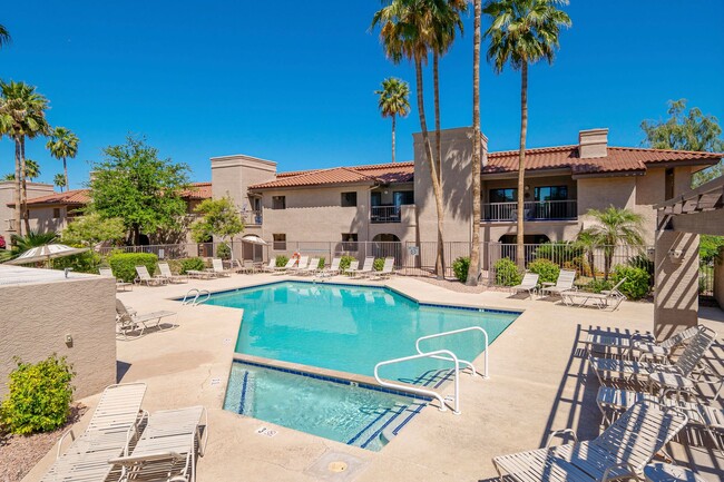 Building Photo - 2-Bedroom Scottsdale Condo with Resort-Sty...