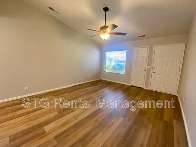 Building Photo - 1075 1400 W St