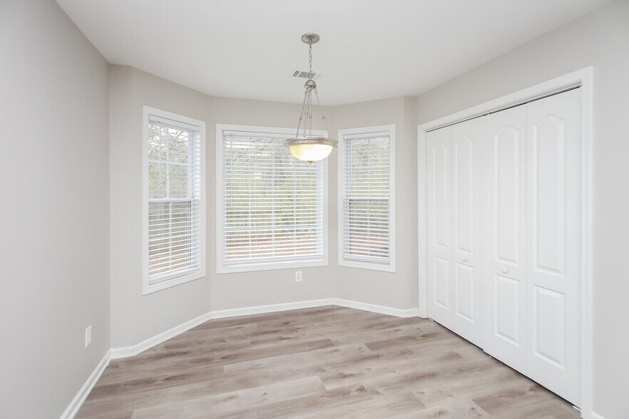 Building Photo - 235 Acorn Hill Ct