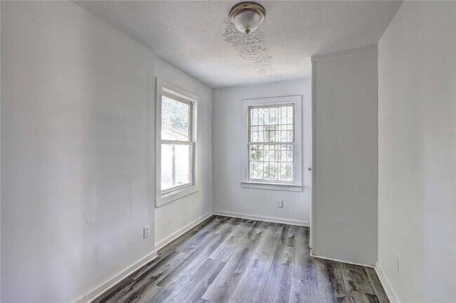 Building Photo - 760 Magnolia Dr