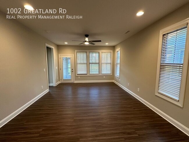 Building Photo - 1002 Greatland Rd