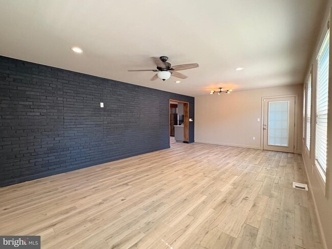 Building Photo - 3517 56th Pl