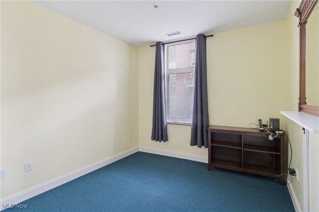 Building Photo - 55 E College St