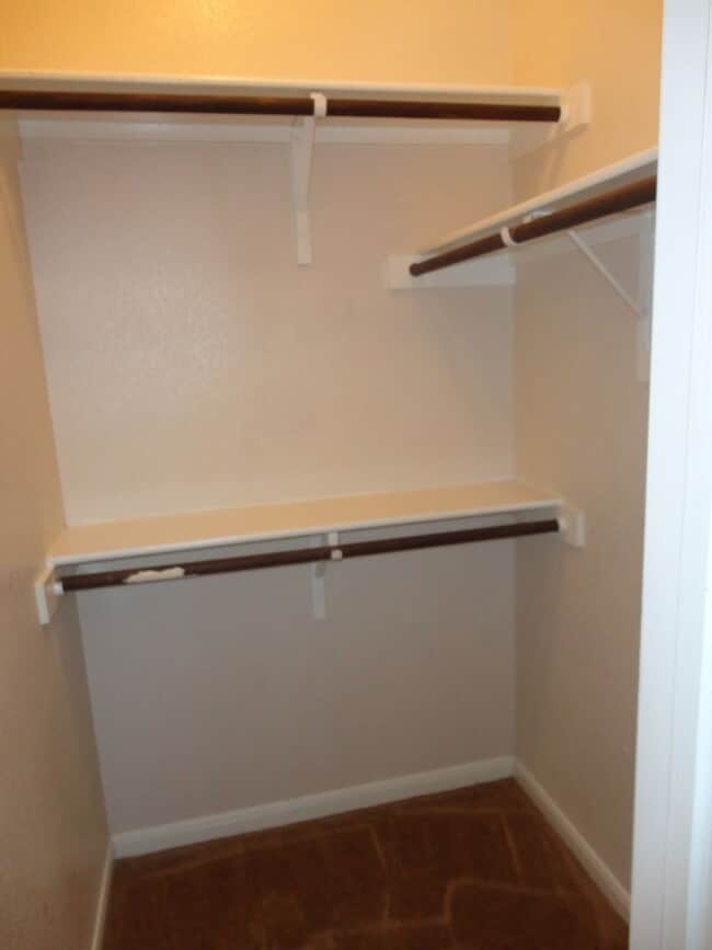 Building Photo - Nice 4 bedroom house close to down town!