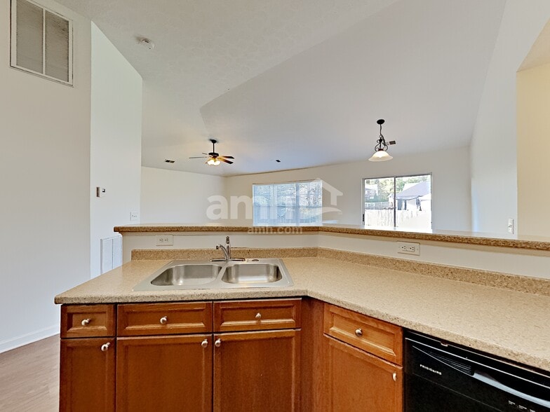 Building Photo - 2336 Hockett Dr