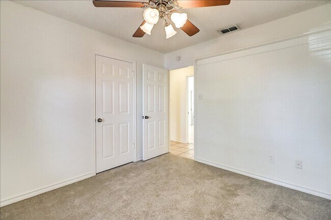 Building Photo - 6405 Clairfield St