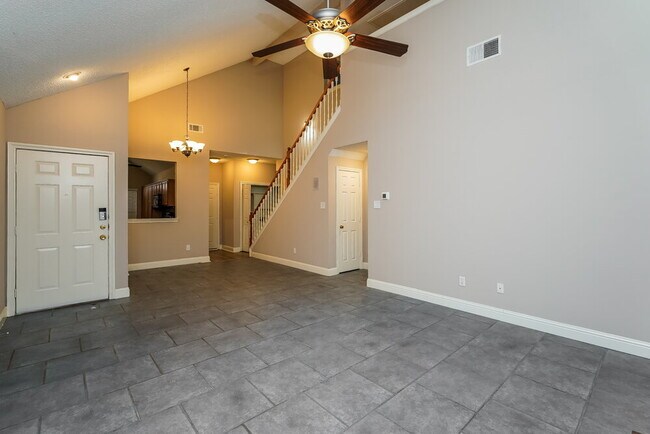 Building Photo - 952 Azalia Dr