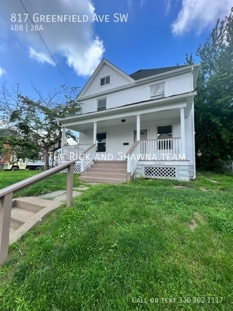 Primary Photo - Large 4 bedroom home for rent with 2 baths...