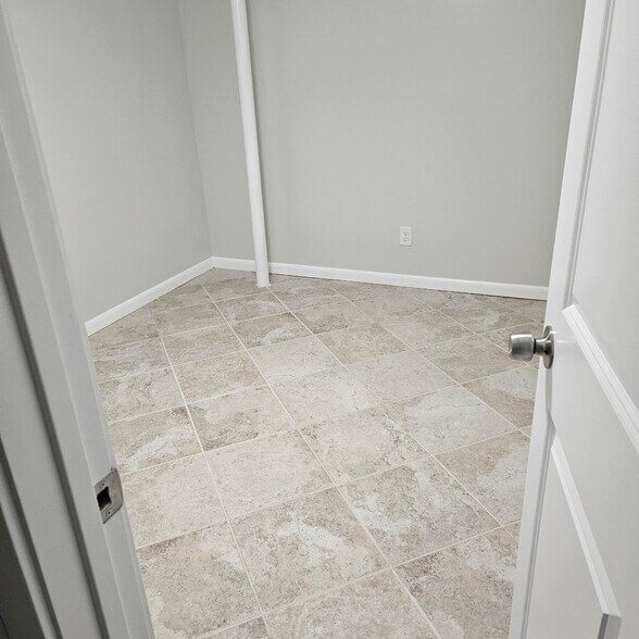 Building Photo - 2649 91st St