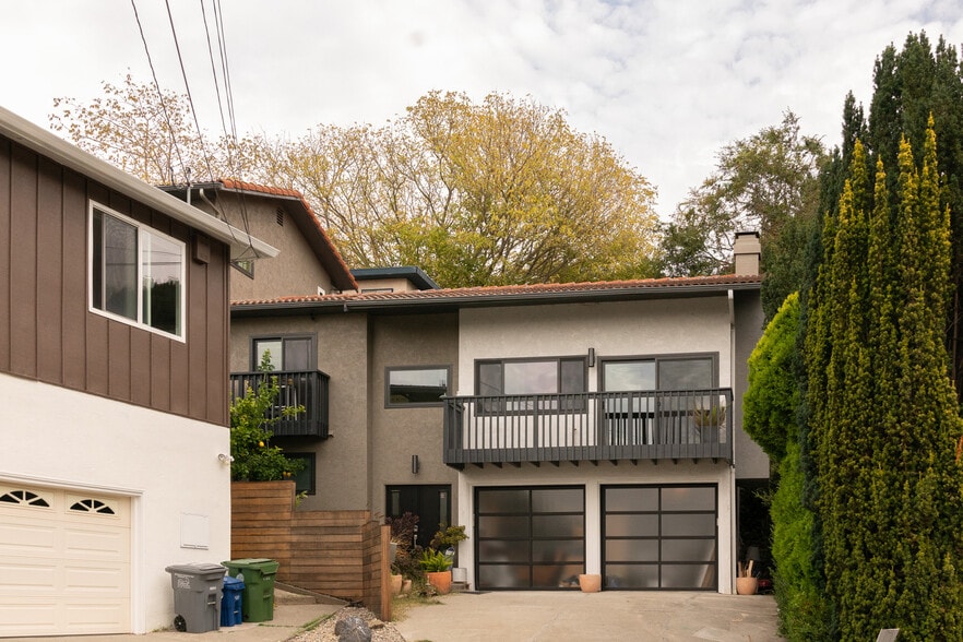 Front of the house - 5955 Fern St