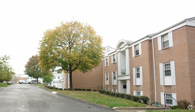 Building Photo - Camelot