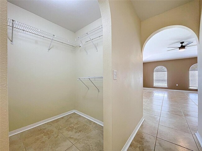 Building Photo - 5060 Spanish Oaks Blvd
