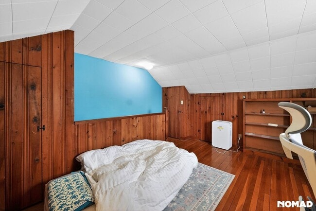 Building Photo - 96 Kenwood Ave