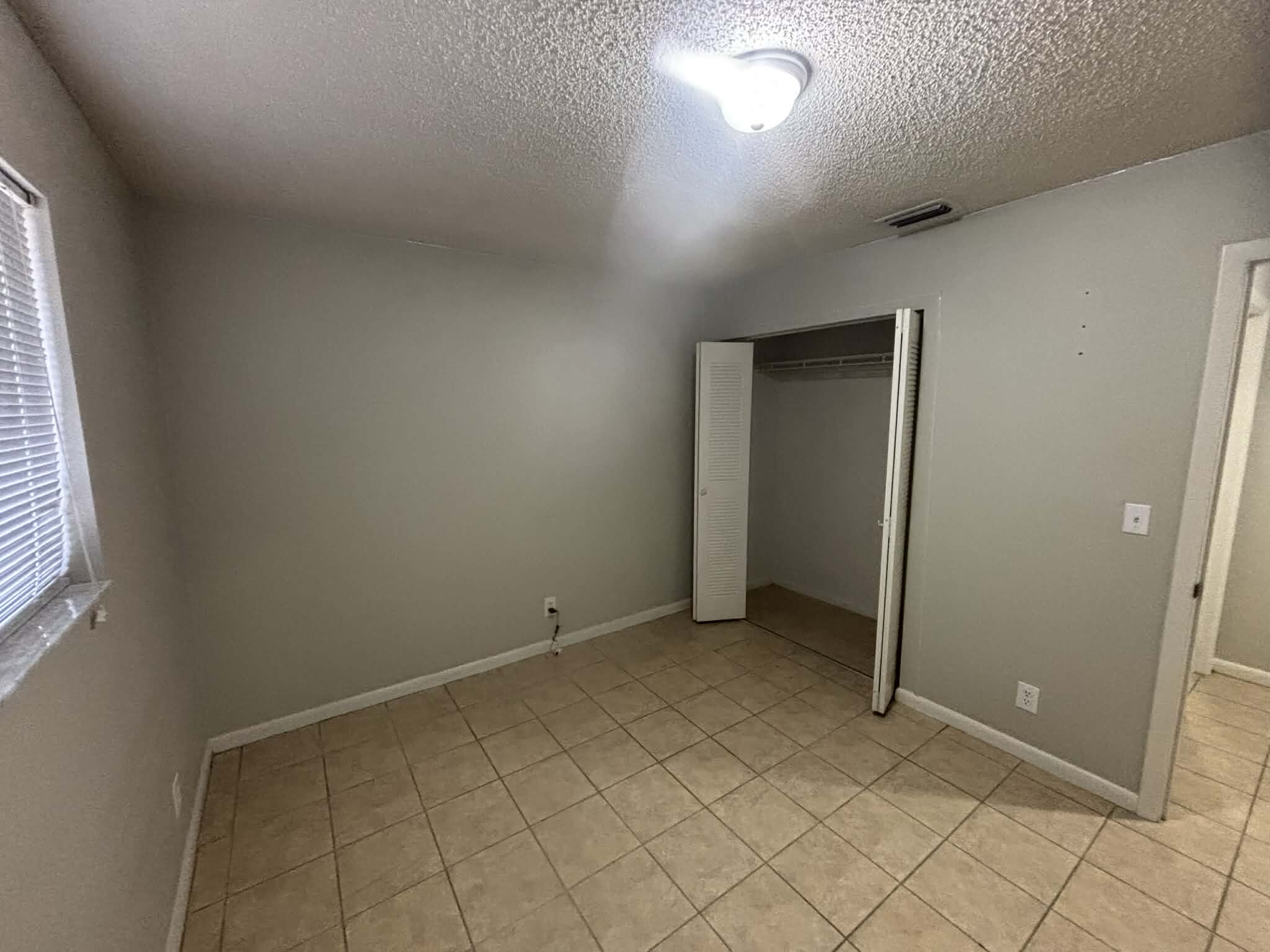 Building Photo - 3858 NW Huntsboro St