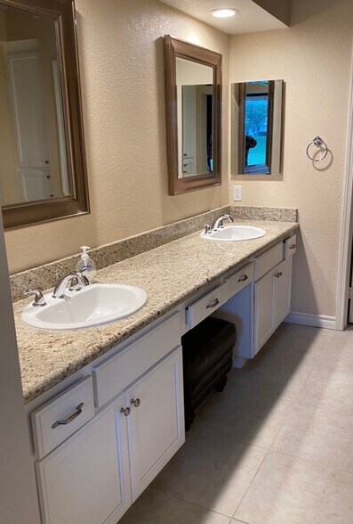 Building Photo - 42459 Liolios Dr