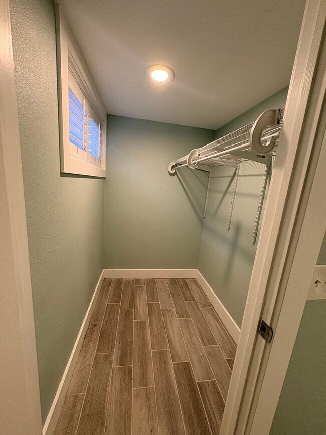 Building Photo - Charming 5-Bedroom Home in Prime Ballard Location!