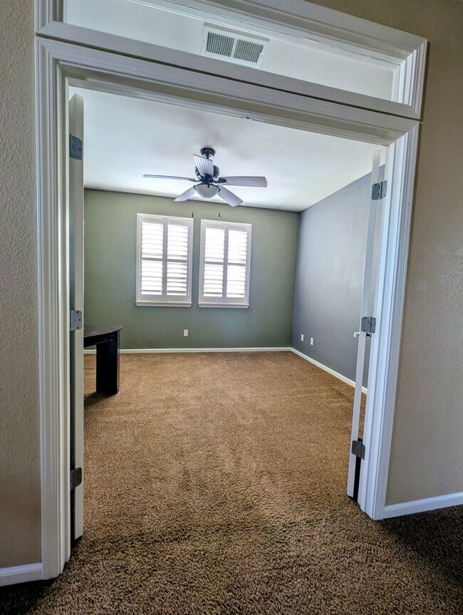 Building Photo - 430 Cicada Ct