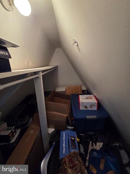 Building Photo - 14049 Vista Dr