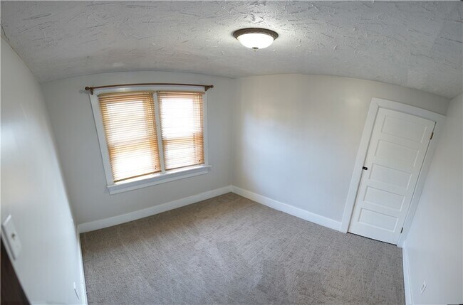 Building Photo - 1108 Highland St