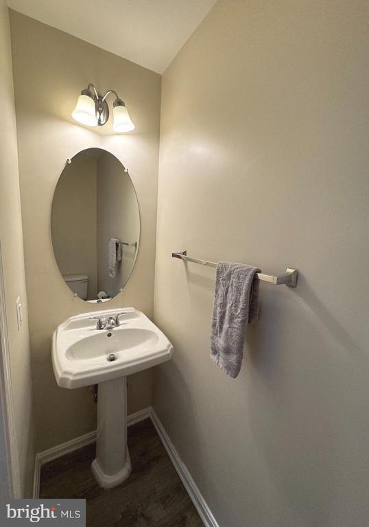 Building Photo - 10314 Butternut Cir