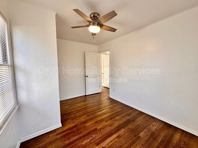 Building Photo - 2537 NW 35th St