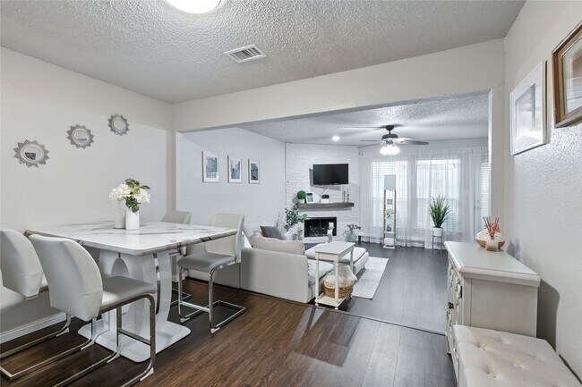 Building Photo - 2277 S Kirkwood Rd