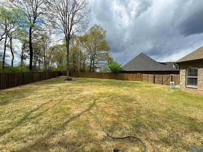 Building Photo - 126 Windridge Way SW