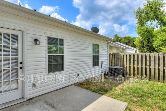 Building Photo - 1529 Abby Way