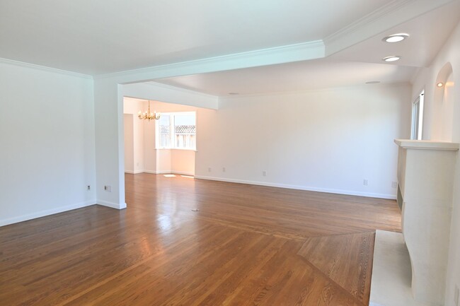 Building Photo - West SJ Beauty, Pool & Spa, 2/2 SFR