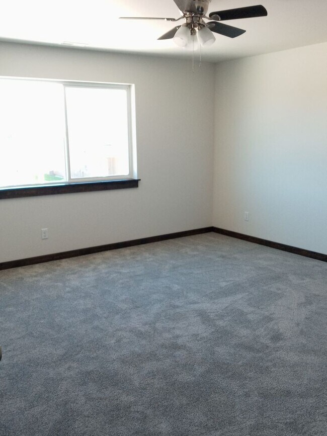 Building Photo - 1516 Butler Creek Ave