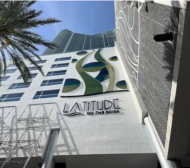 Building Photo - 185 SW 7th St