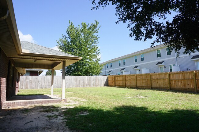 Building Photo - 141 Bronze Cir