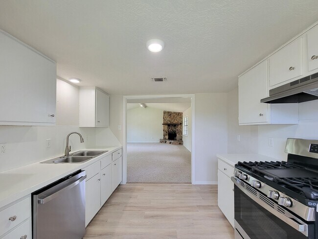 Building Photo - 8719 Valley Song Dr