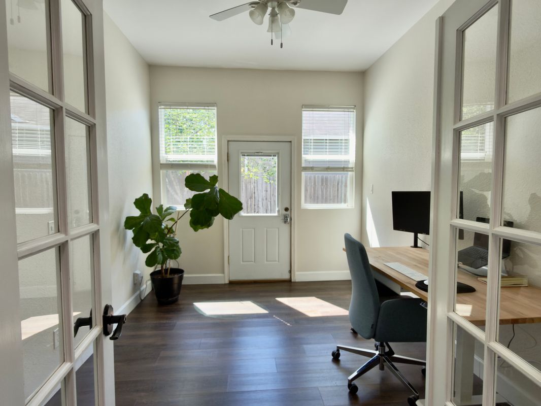 Building Photo - 2205 Tanglevine Dr