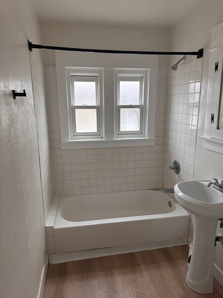 Building Photo - 815 Lime Ave