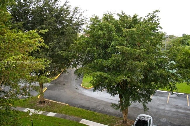 Building Photo - 8820 SW 123rd Ct