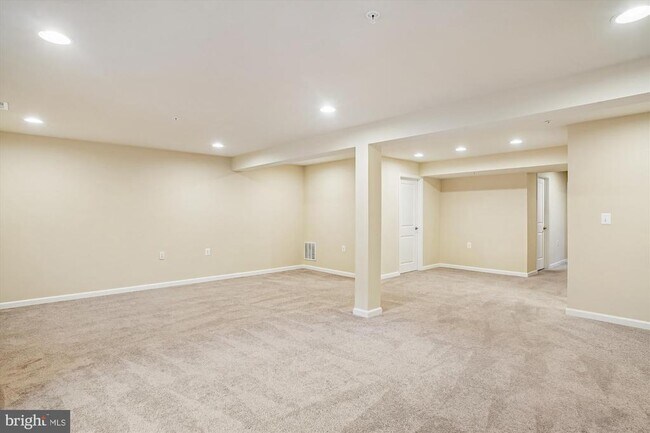 Building Photo - 3038 Jacobs Garden Ln