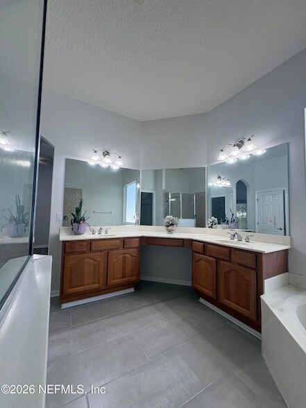 Building Photo - 86005 Maple Leaf Pl