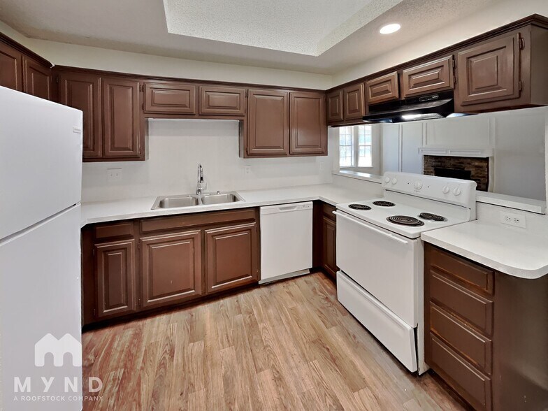 Building Photo - 11903 Garden Terrace Dr