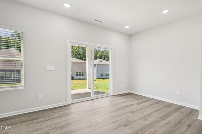 Building Photo - 721 Deschutes Dr