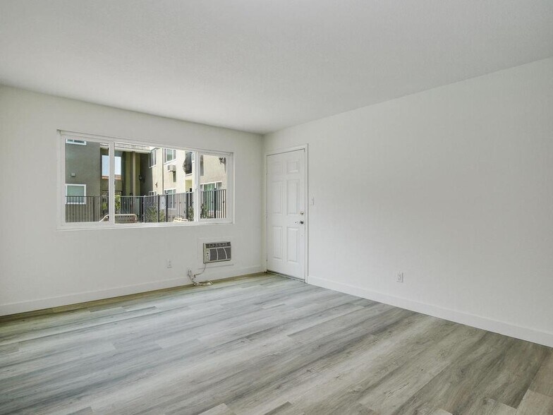 Building Photo - 6602 Beadnell Way