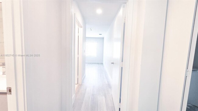 Building Photo - 2555 NE 193rd St